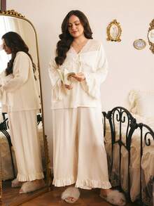 Côtesoire South French Elegant Romantic Mature Lace Patchwork Satin Plus Size Pajama Set - White - View 5