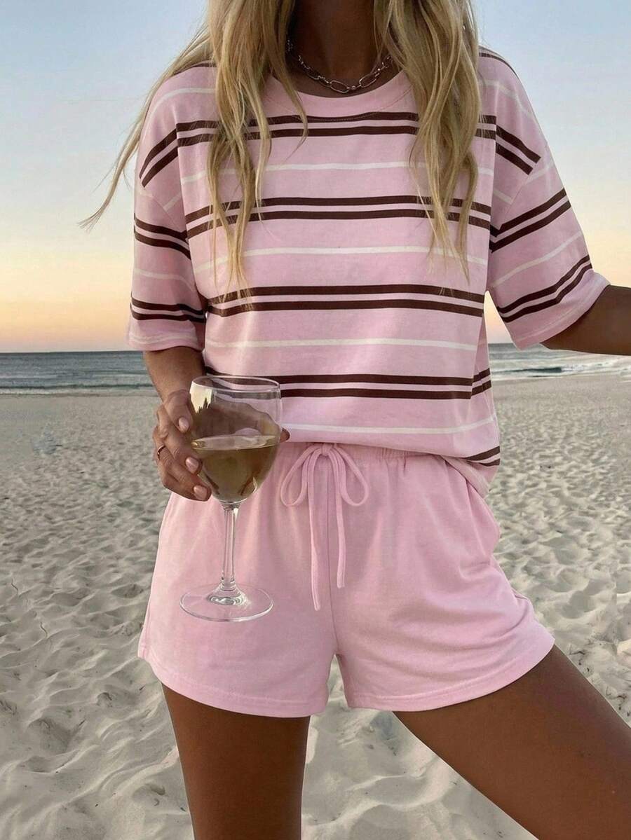 SHEIN LUNE 女款圓領落肩上衣與抽繩短褲休閒兩件套，女款夏季休閒套裝 - 彩色 - 查看 1