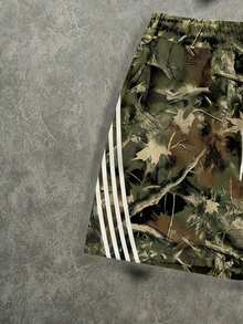 Manfinity ZONE917 Men's Lip Print Short Sleeve T-Shirt And Branch Print Drawstring Waist Shorts Casual Set - Army Green - View 4
