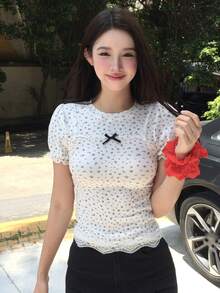 DAZY 女款圓領全幅花卉印花短袖T恤 夏季日常約會 白色花朵可愛風 - 白色 - 查看 7