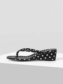 Black and white (polka dots)