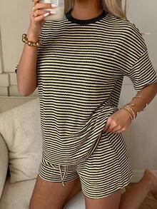 SHEIN EZwear 女款條紋圓領落肩袖T恤與短褲休閒兩件套 - 駝色 - 查看 5