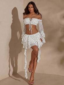 SHEIN Glamour 女士波点印花系带露脐上衣和多层荷叶边迷你裙两件套 - 黑與白 - 查看 9