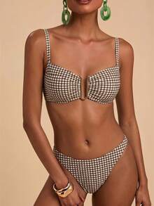 Travachic Bộ bikini 2 mảnh cho nữ size lớn mùa hè đi biển, áo bra cổ cut-out họa tiết kẻ caro và quần bơi - màu nâu - Xem 1