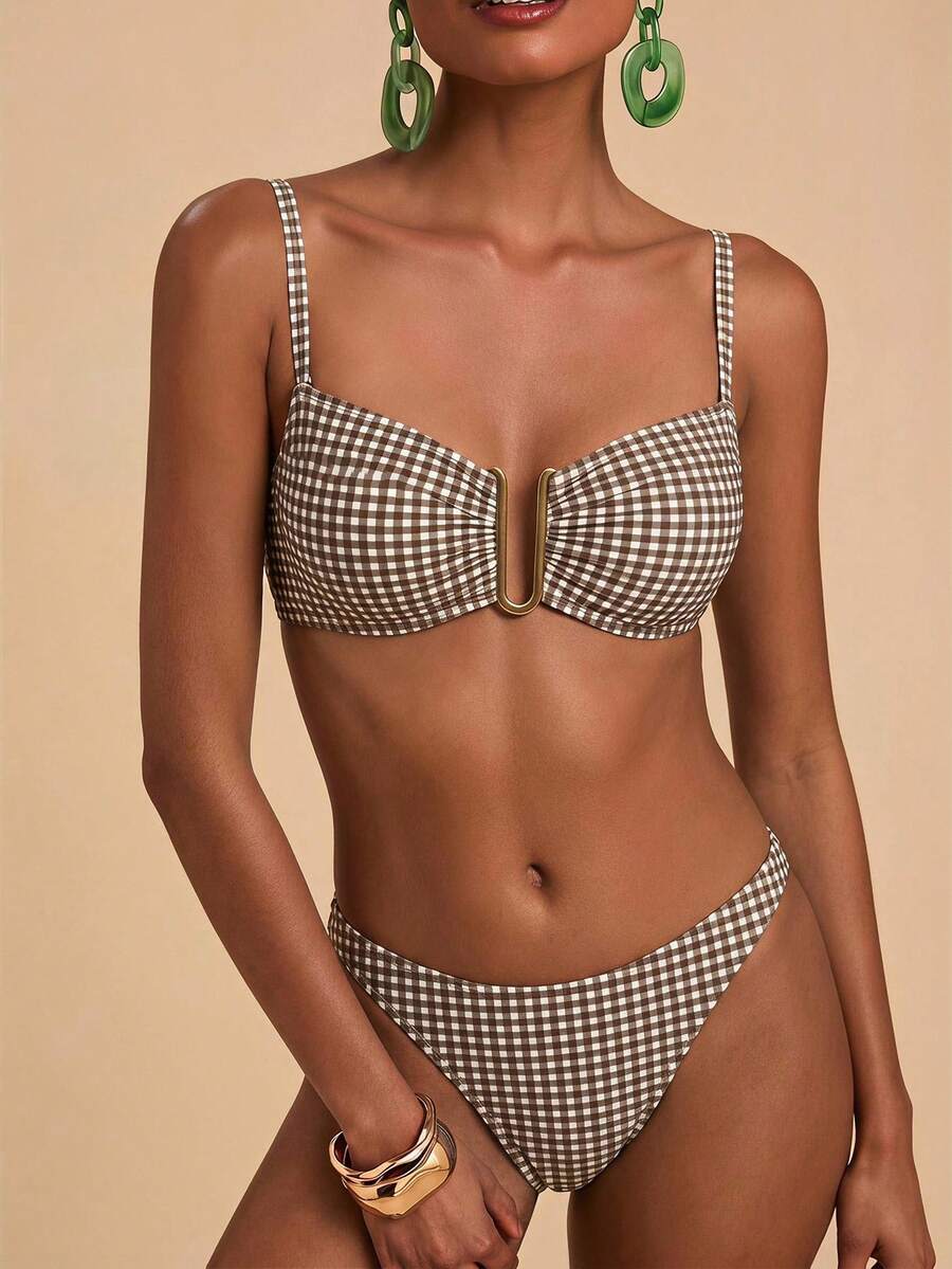 Travachic Bộ bikini 2 mảnh cho nữ size lớn mùa hè đi biển, áo bra cổ cut-out họa tiết kẻ caro và quần bơi - màu nâu - Xem 1