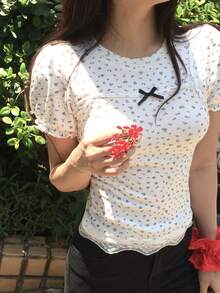 DAZY 女款圓領全幅花卉印花短袖T恤 夏季日常約會 白色花朵可愛風 - 白色 - 查看 5