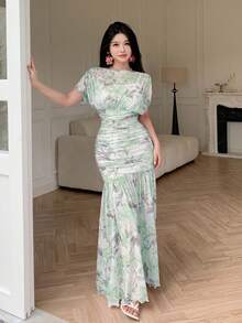 Modelyn 女款粉色薄紗花卉印花夏季百褶優雅高貴時尚長洋裝，適合外出與晚宴派對 - 綠色 - View 3