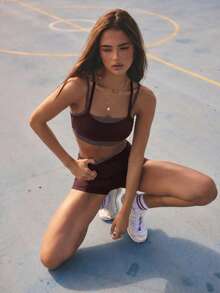Aralina Leisurewear Active 女款 2 件組雙層對比色交叉露背短版上衣與運動短褲套裝 夏季世界盃穿搭 - 棕色 - 查看 8