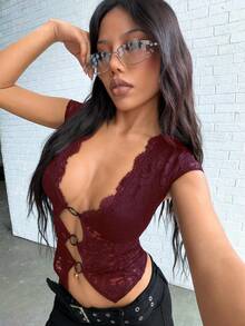 Jeanoix Blus Wanita Avant-Garde Seksi Berenda dengan Desain Leher V Dalam dan Lubang - Burgundy - View 7