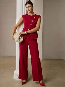 ZEYLAH Conjunto de 2 piezas con top de cuello redondo y pechera asimétrica sin mangas y pantalones largos - Rojo - Ver 3