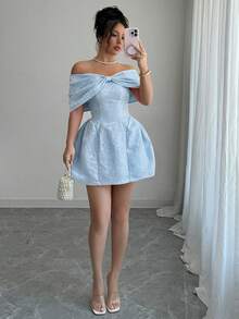 Vestido floral de estilo francés con un solo hombro y lazo en la cintura para mujer, de longitud media, estilo dulce, jacquard rosa, que estiliza y realza la figura. - Azul 2 - Ver 3