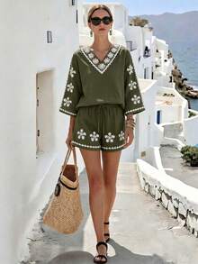 SHEIN Holidaya 女款V領花卉印花上衣與短褲兩件套，休閒度假百搭 - 軍綠色 - 查看 4
