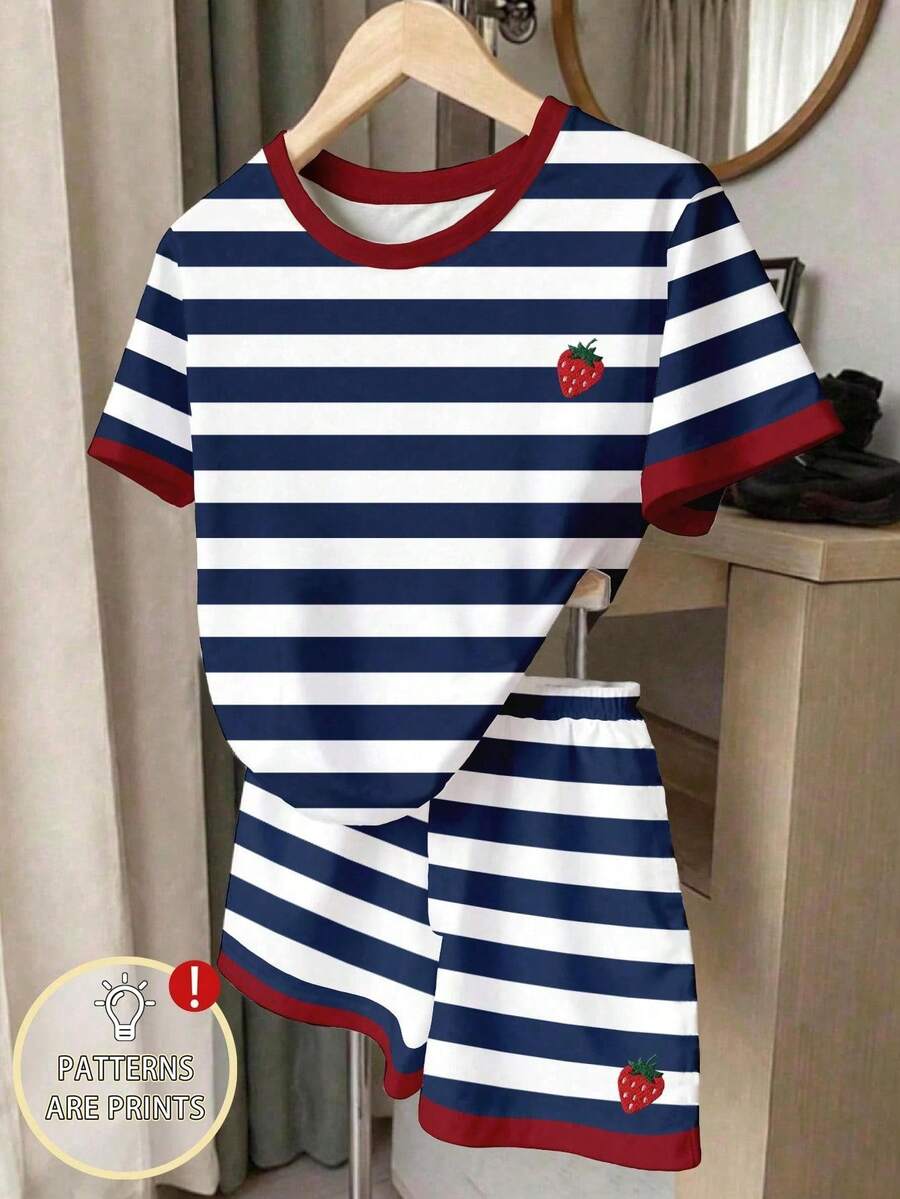 Souflis Souflis 女童 2 件組休閒復古彩色條紋草莓印花圓領短袖 T 恤與短褲套裝,舒適春夏秋冬四季穿著,適合日常穿著的年輕女孩復古水果條紋經典套裝 - 白色 - 查看 1