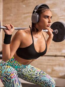 Powerista 女款黑白掛脖式兩件式運動內衣套裝 - 黑與白 - 查看 6