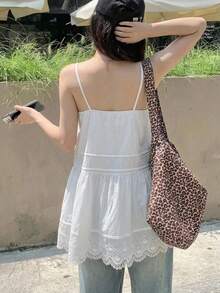 DAZY 女款度假風鏤空刺繡下擺休閒細肩帶背心上衣 夏季可愛上衣 - 白色 - 查看 3