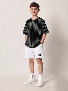 SHEIN 兒童青少年男孩休閒運動條紋圓領T恤與短褲套裝 2件組，適合學校、日常休閒外出、運動，春夏季穿著 - 黑色 - 查看 3