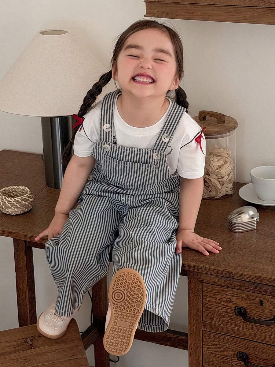 DAZY Peto de mezclilla casual a rayas estilo coreano para bebé/niña pequeña - Azul y blanco - Ver 1