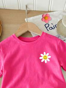 2pcs Young Girl Casual Set, Daisy Face Print Crew Neck Short Sleeve Top With Matching Elastic Waist Shorts, Suitable For Outings, Shopping And Daily Wear In Spring And Summer - Multicolor - View 3