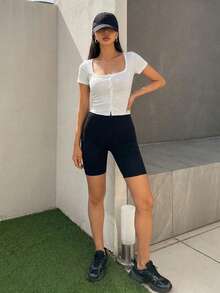 DAZY 女款素色方領短袖單排扣休閒T恤 - 白色 - View 5