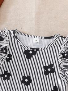 SHEIN Camiseta de manga corta con estampado floral a rayas negras y blancas para niñas & tela con rayas verticales texturizadas & diseño de manga campana & top infantil estilo coreano dulce & uso diario de verano amigable con la piel & diseño de nicho ropa infantil suave y linda - Blanco y Negro - Ver 4