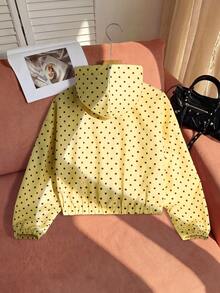 SHEIN Chaqueta con capucha de lunares para niñas, estampado de lunares enérgico, paleta de colores suaves, alegre y juguetona, ajuste casual holgado, versátil para uso diario - Amarillo - Ver 3