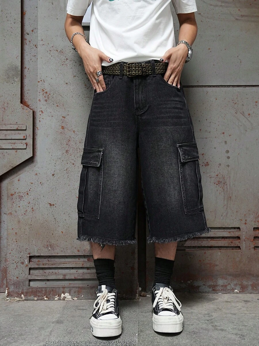 Manfinity EMRG Pantalones cortos vaqueros de pierna ancha casuales con bolsillo sesgado y borde deshilachado de unicolor para hombres - Negro - Ver 1