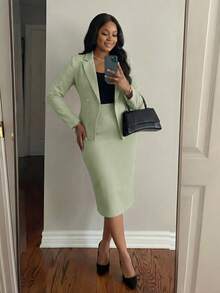 SHEIN Lady CURVE 春季、夏季、秋季、冬季、优雅、派对、通勤、婚礼、情人节、鸡尾酒会、办公室、音乐会/音乐节、白色针织翻领、撞色蕾丝、金色纽扣、假口袋、长袖大码西装外套和半身裙套装 - 薄荷綠 - 查看 4