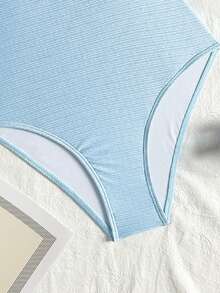 SHEIN 青少年女孩+青少年(女性)一件式泳衣 淺藍色條紋 特殊面料 肩帶式 休閒簡約貼身 適合海灘、度假、出遊、沙灘，適合夏季 - 藍色 - 查看 5