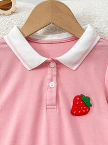 SHEIN 少女休閒舒適草莓圖案拼接立領對比羅紋素色POLO洋裝 - 粉色 - 查看 4