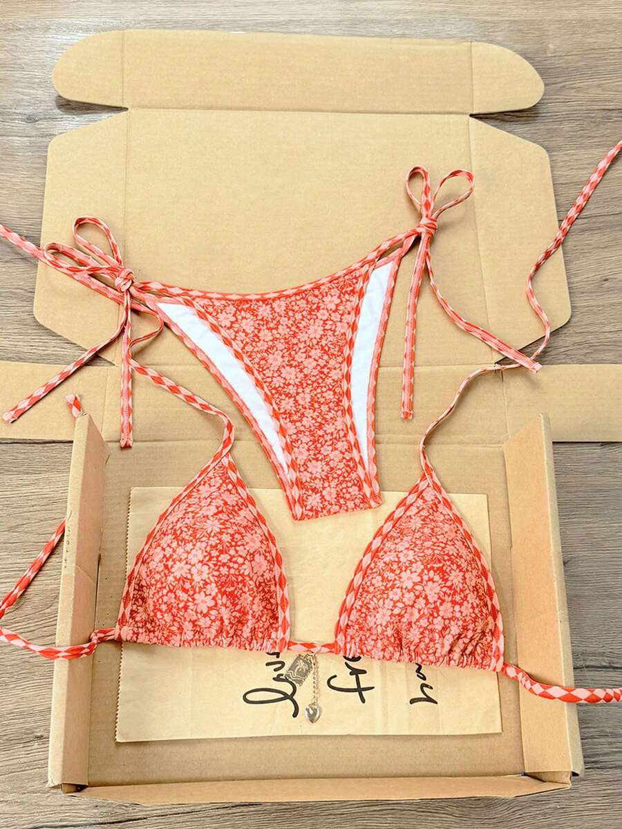 Swim Mod 2026春夏女款復古比基尼,附吊墜,繫帶小胸設計,高端極簡性感風碎花兩件式比基尼泳衣 - 彩色 - 查看 1