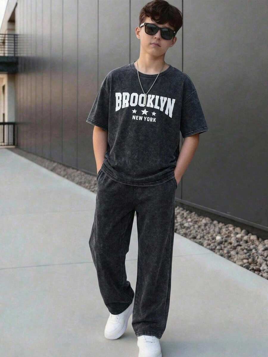 SHEIN 青少年男孩 2件/套休閒圖案圓領T恤與長褲套裝，返校服裝，基礎穿搭，適合學校、度假、旅行、運動，適用於春、夏、秋季穿搭