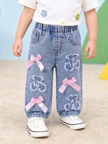 SHEIN Playful Pals 嬰兒幼兒女童牛仔長褲 夏季可愛風 淺藍色 破洞櫻桃毛邊貼布 + 粉色蝴蝶結裝飾 鬆緊腰 棉質 畢業款 - 淺色水洗藍 - 查看 4