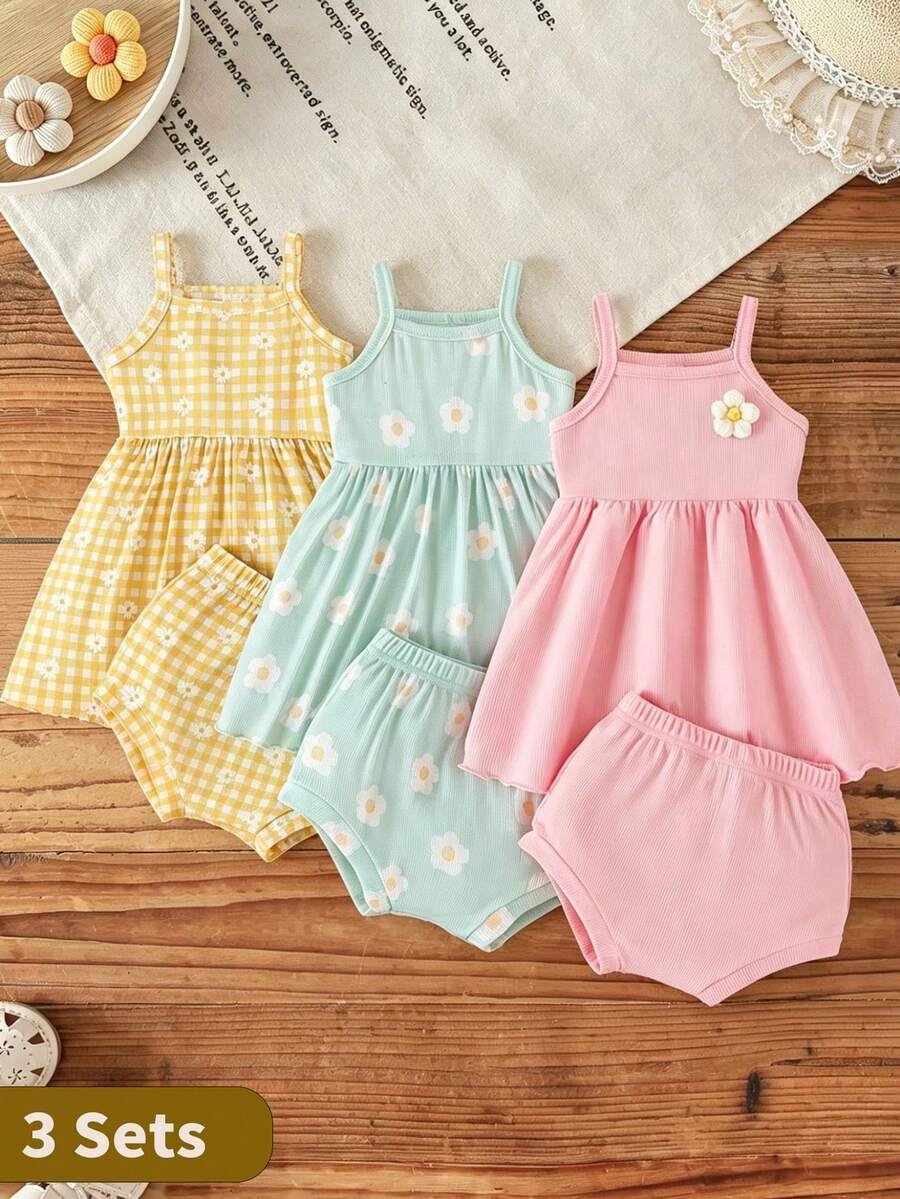 SHEIN Playful Pals 宝宝夏季必备!甜美碎花吊带连衣裙+三角短裤两件套,清新配色,适合日常穿着和外出。 - 彩色 - 查看 1
