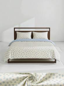 Veyra Day 3pcs Polyester Simple Retro Bow Print, Boys And Girls' Dormitory Bedding, Dormitory Dress-Up Flower Bedding Set, Zipper Closure, Suitable For All Seasons, Soft, Skin-Friendly And Breathable, Suitable For Dormitory Bed, Single Bed, Double Bed, King-Size Bed, Bedroom Bed Quilt Cover Set, Can Be Quickly Machine Washed (Including One Quilt Cover, Two Pillowcases, Excluding Inner Core) - Multicolor - View 1
