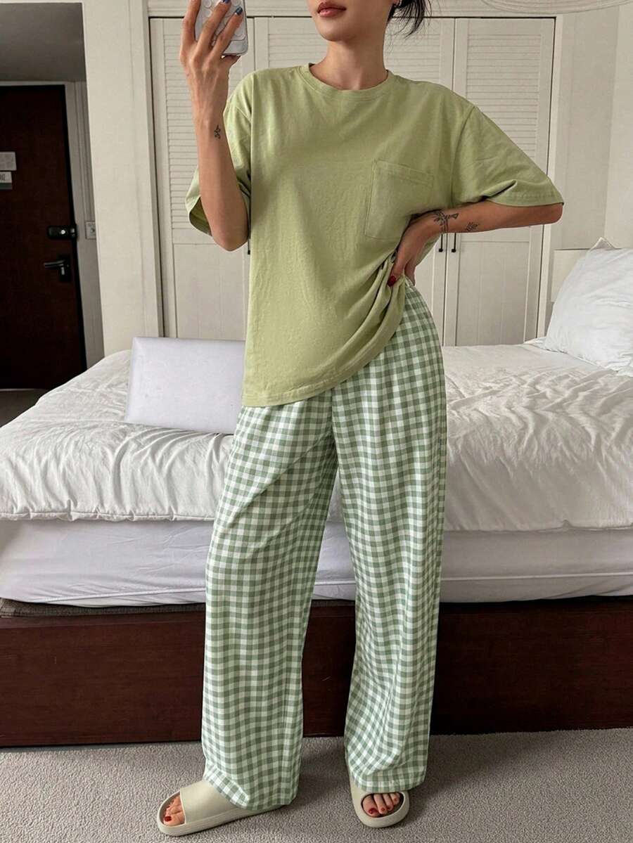 DAZY 2件組女款極簡圓領T恤上衣 & 格紋長版睡褲夏季居家休閒套裝 - 綠色 - 查看 1