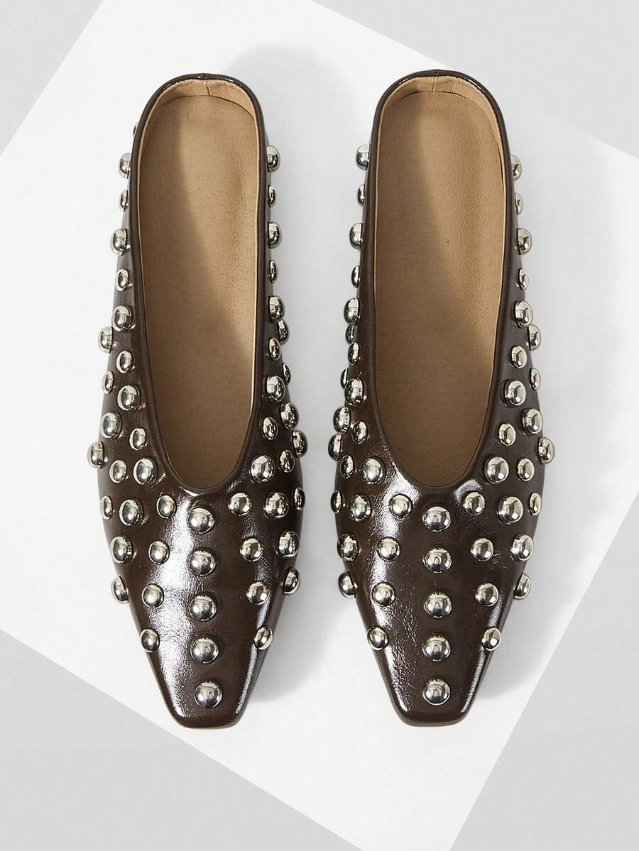 Mnmlis Zapatos de moda para mujer con punta cuadrada pequeña, remaches y diseño calado - Marrón - Ver 1