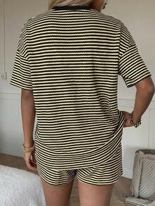 SHEIN EZwear 女款條紋圓領落肩袖T恤與短褲休閒兩件套 - 駝色 - 查看 3