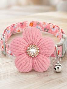 PETSIN 1 Stück Frühlings-Blumen-Haustierhalsband - Weicher Baumwollstoff mit Gänseblümchen-Muster, 3D-gestrickte Blume mit Strass-Akzent, verstellbare Schnellverschluss-Schnalle mit Glocke, frische Cottagecore-Ästhetik, perfekt für Picknicks und Spaziergänge Outdoor, passend für kleine Hunde und Katzen - Verschiedenfarbig - Übersicht 4