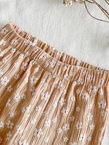 SHEIN Vintaside Kids 少女雛菊圖案荷葉袖上衣與長褲可愛兩件套 - 卡其色 - 查看 8