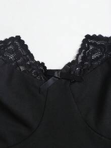 Sweetra 女款夏季針織黑色細肩帶洋裝，蕾絲飾邊胸部拼接設計，修身A字短洋裝，萬聖節夜店派對性感風 - 黑色 - 查看 4