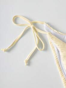 Opulessa Set Bikini Wanita Bertekstur dengan Hiasan Manik-Manik, Atasan Tank Top Model Halter dan Bawahan Bikini Segitiga - Aprikot - View 4