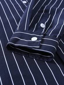 Manfinity Mode Camisa de manga larga a rayas amigable con la piel para hombres - Azul Marino - Ver 6