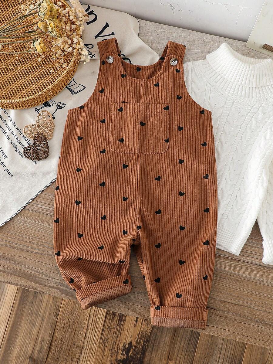 SHEIN 嬰兒女童中性款 0-3 歲幼兒春秋心形印花棕色燈芯絨吊帶褲套裝 胸前口袋設計 休閒可愛親子穿搭 - 咖啡棕 - 查看 1