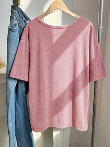 SHEIN EZwear 大尺碼春夏服飾 大尺碼春夏雪花醋酸纖維做舊巧克力棕色寬鬆短袖小V領大尺碼T恤 棉質春夏服飾 - 淺粉色 - 查看 2
