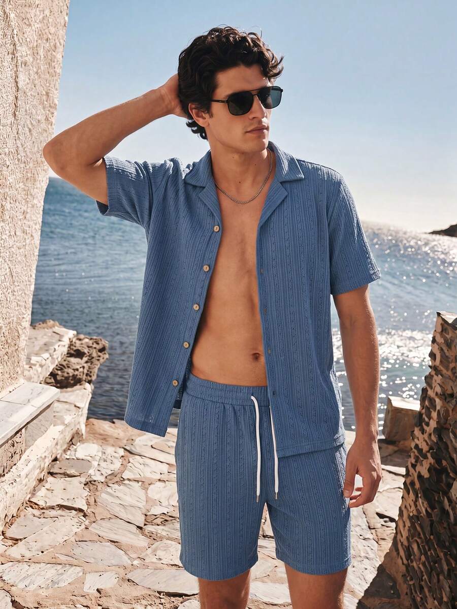 Manfinity VDAYZ 男士纯色纽扣镂空衬衫短裤套装(2件套),度假休闲老公纯色休闲装,适合度假、海滩、日常休闲、夏季穿着。蓝色两件套男士套装,夏季男士两件套,蓝色亚麻两件套男士套装,蓝色两件套男士套装,夏季男士两件套,蓝色男士浅蓝色短裤套装 - 藍色 - 查看 1