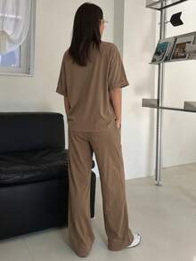 DAZY 女士字母印花宽松圆领T恤和抽绳裤两件套 - 棕色 - 查看 2