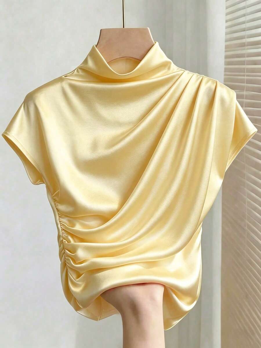 Franclia 大尺碼緞面優雅百褶短袖上衣 T-shirt - 淡黃色 - 查看 1