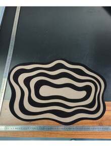 Alfombra de área mini moderna de onda abstracta en blanco y negro - Compacta y portátil, suave, lavable a mano, alfombrilla antideslizante de barro de diatomeas para decoración de sala de estar o dormitorio, minimalista mini para uso interior/exterior, alfombra de área interior versátil y pequeña alfombrilla de piso de fibra de poliéster, de vuelta al colegio - Blanco y Negro - Ver 10
