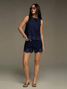 COSMINA Denim 女款無袖刺繡牛仔上衣與短褲套裝，刺繡鏤空牛仔上衣與短褲套裝，波浪邊上衣與短褲兩件套裝，休閒優雅度假牛仔女款兩件套裝 - 藏蓝色 - 查看 3