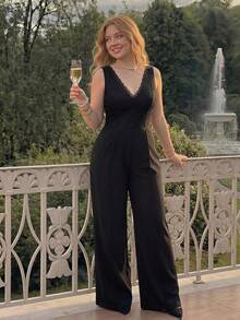 SHEIN MOD 大尺碼女款蕾絲拼接V領連身褲，優雅通勤風 - 黑色 - 查看 1